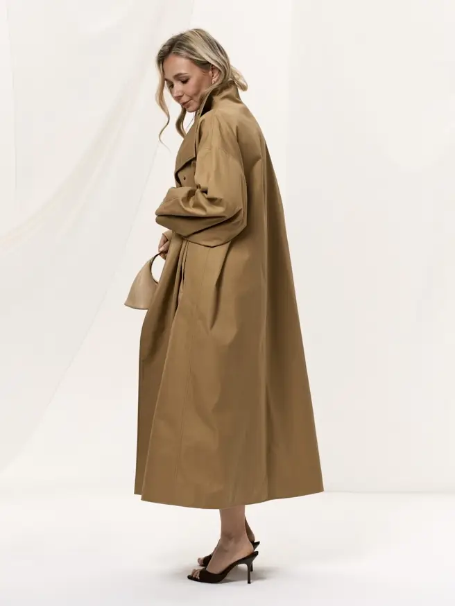 Верхняя одежда и жакеты